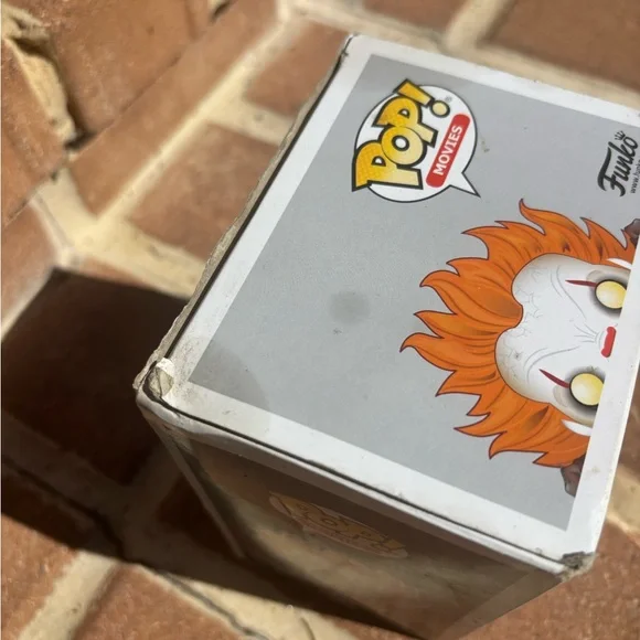 Funko Pop! Movies IT #542 Pennywise w/ Spider Legs Vinyl Figure + Box - Picture 8 of 11